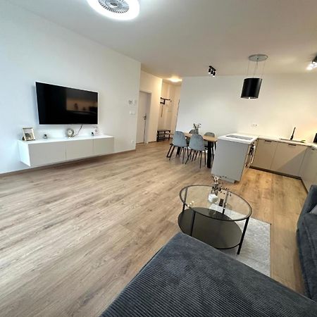 2 Room Apartment, New Building, Balcony, 208 Rovinka Екстериор снимка