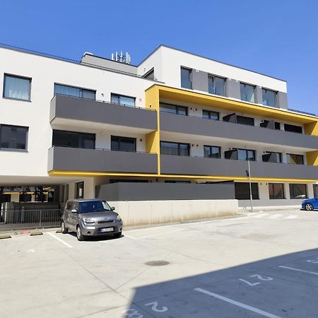 2 Room Apartment, New Building, Balcony, 208 Rovinka Екстериор снимка