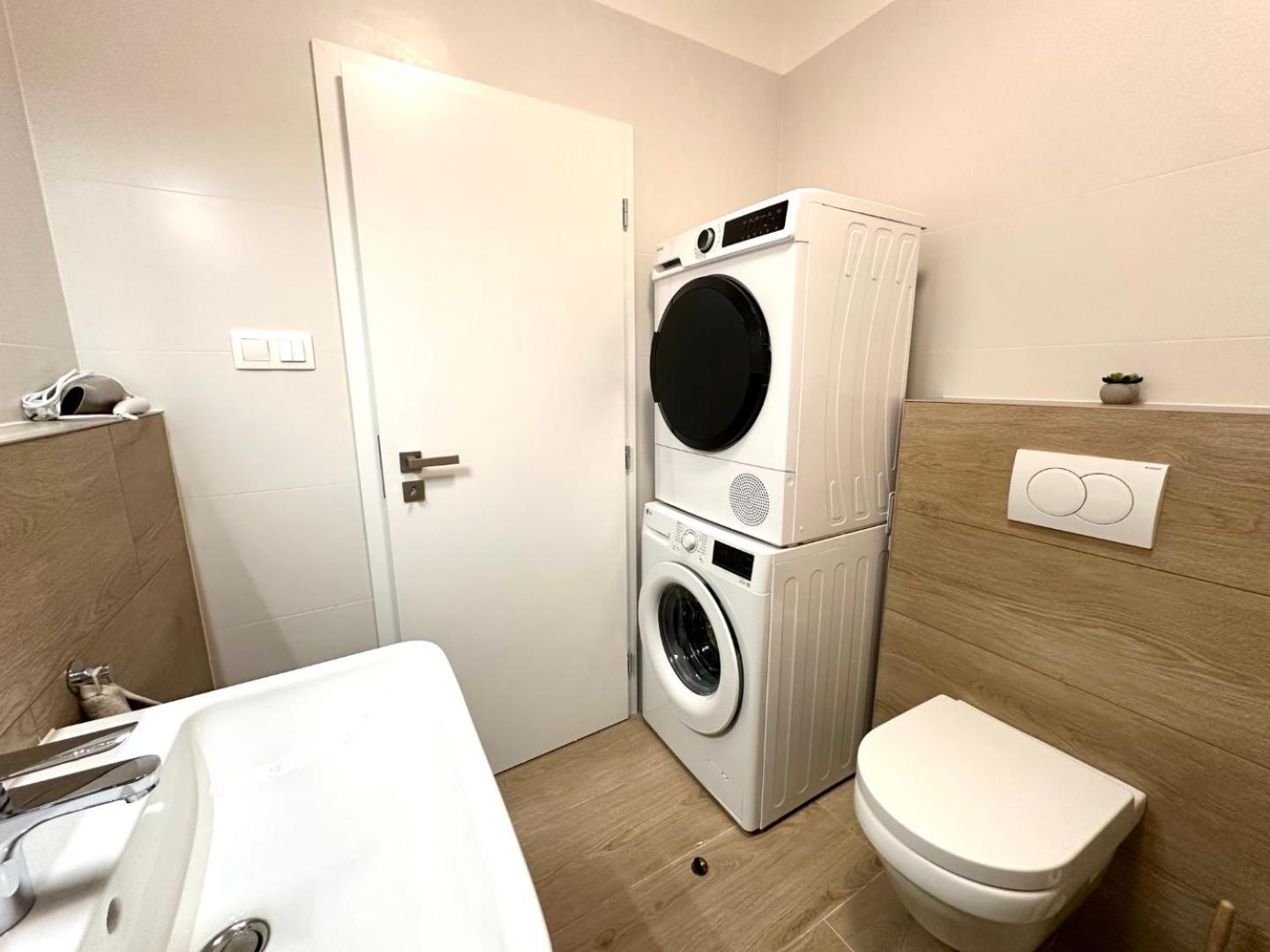2 Room Apartment, New Building, Balcony, 208 Rovinka Екстериор снимка